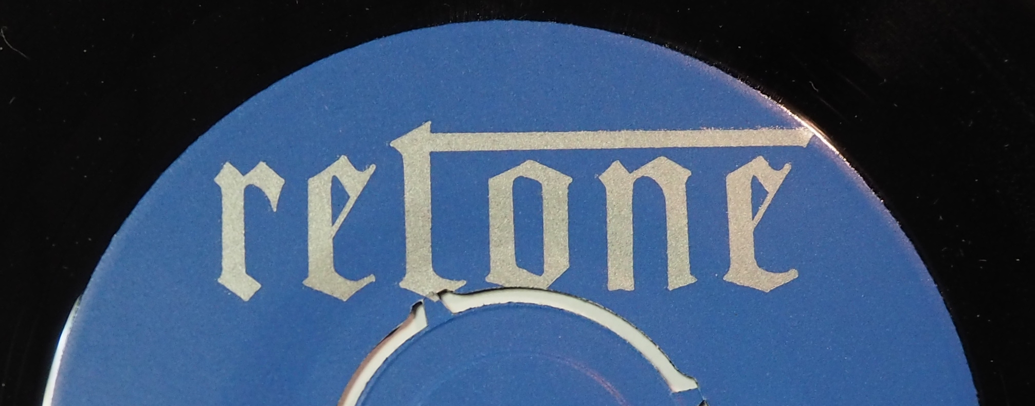 retone - skivmärke och musikbolag Vi kan inspelningsteknik men även monitorlyssning och hur man får slutresultatet att låta bra i såväl olika högtalare, olika hörlurar samt i bilen.